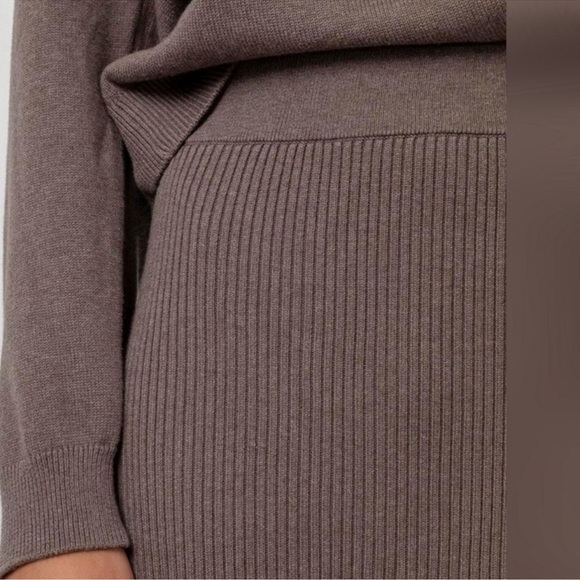 Rails Bettie Latte Knit Side Slit Old Money MIDI Skirt - Picture 2 of 7